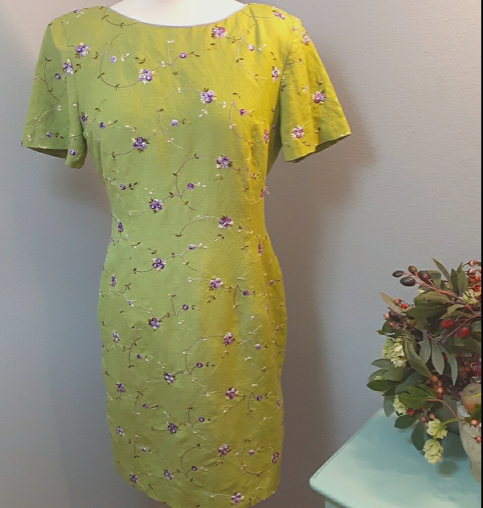 Embroidered linen  short sleeve dress